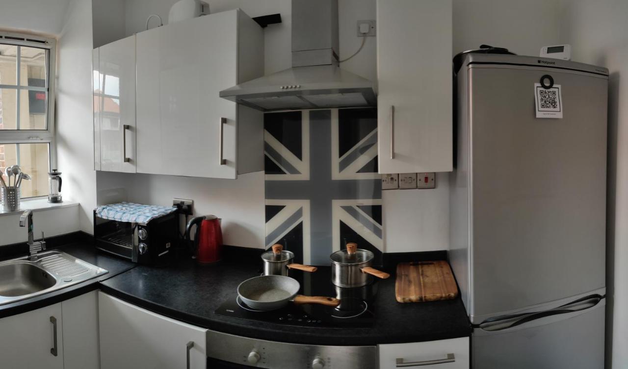 Location Location Location, Whole Apartment For You! London Exterior photo