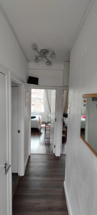 Location Location Location, Whole Apartment For You! London Exterior photo