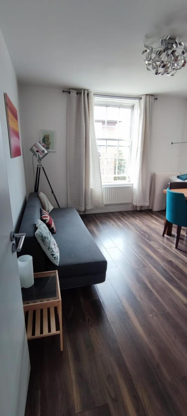 Location Location Location, Whole Apartment For You! London Exterior photo