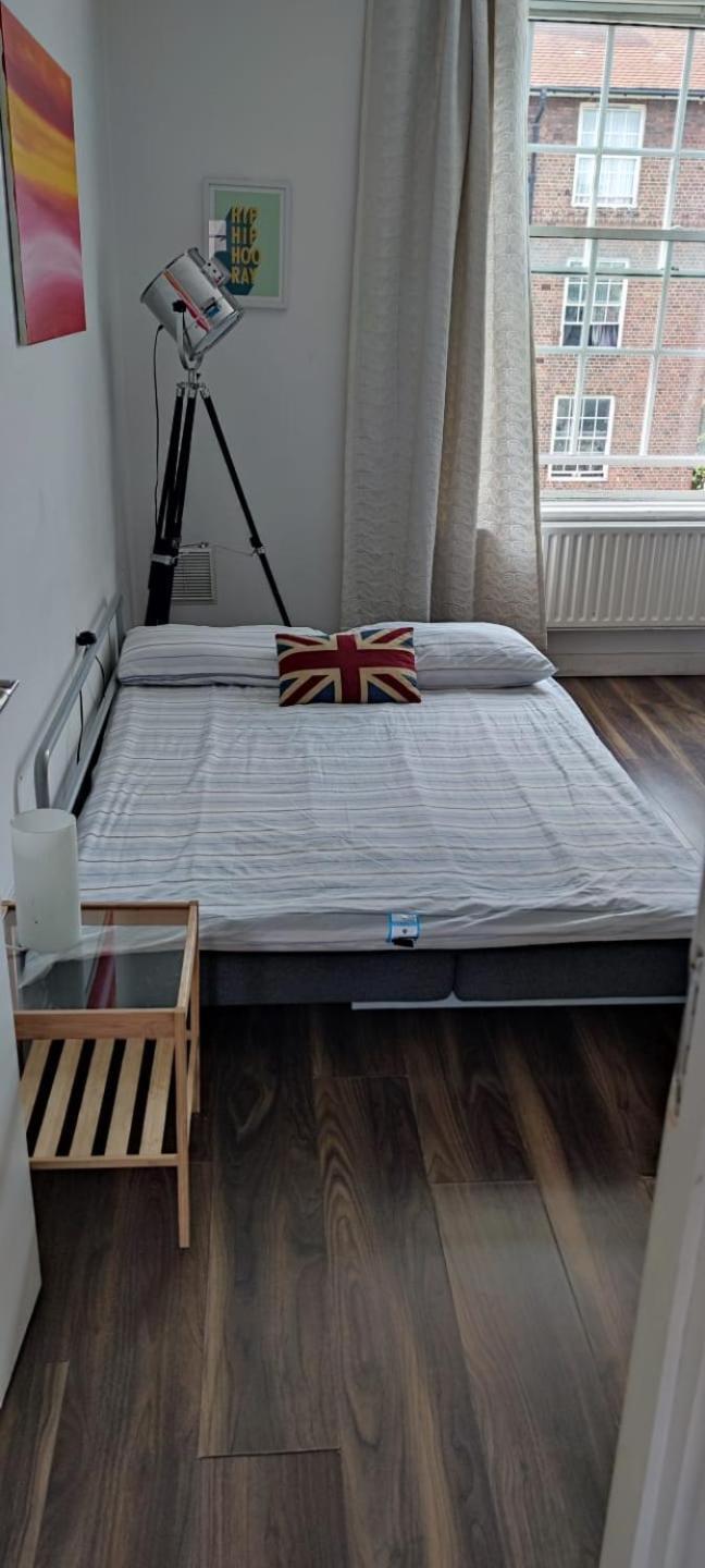 Location Location Location, Whole Apartment For You! London Exterior photo